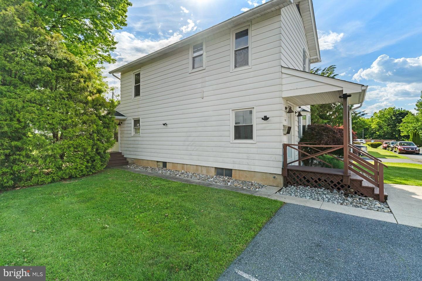 34 Half Street Property Photo 32