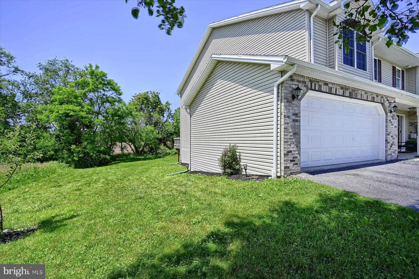 48 Dustin Dr Property Photo 4