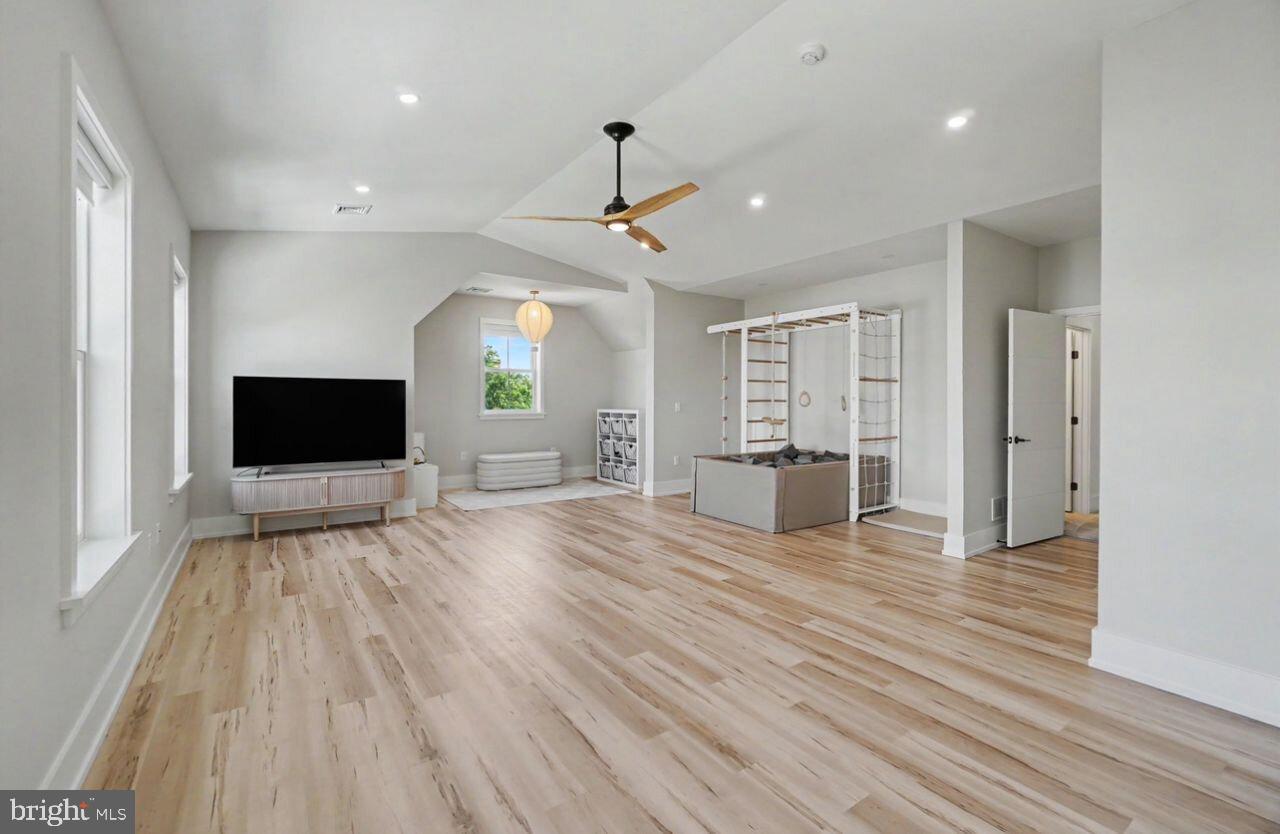 114 Jillian Way Property Photo 31