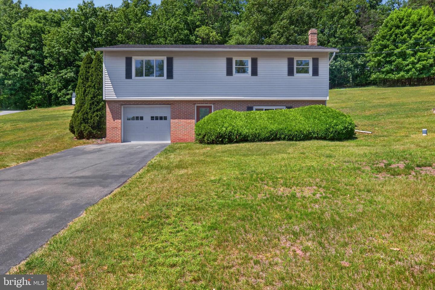 240 Harman Rd Property Photo 1