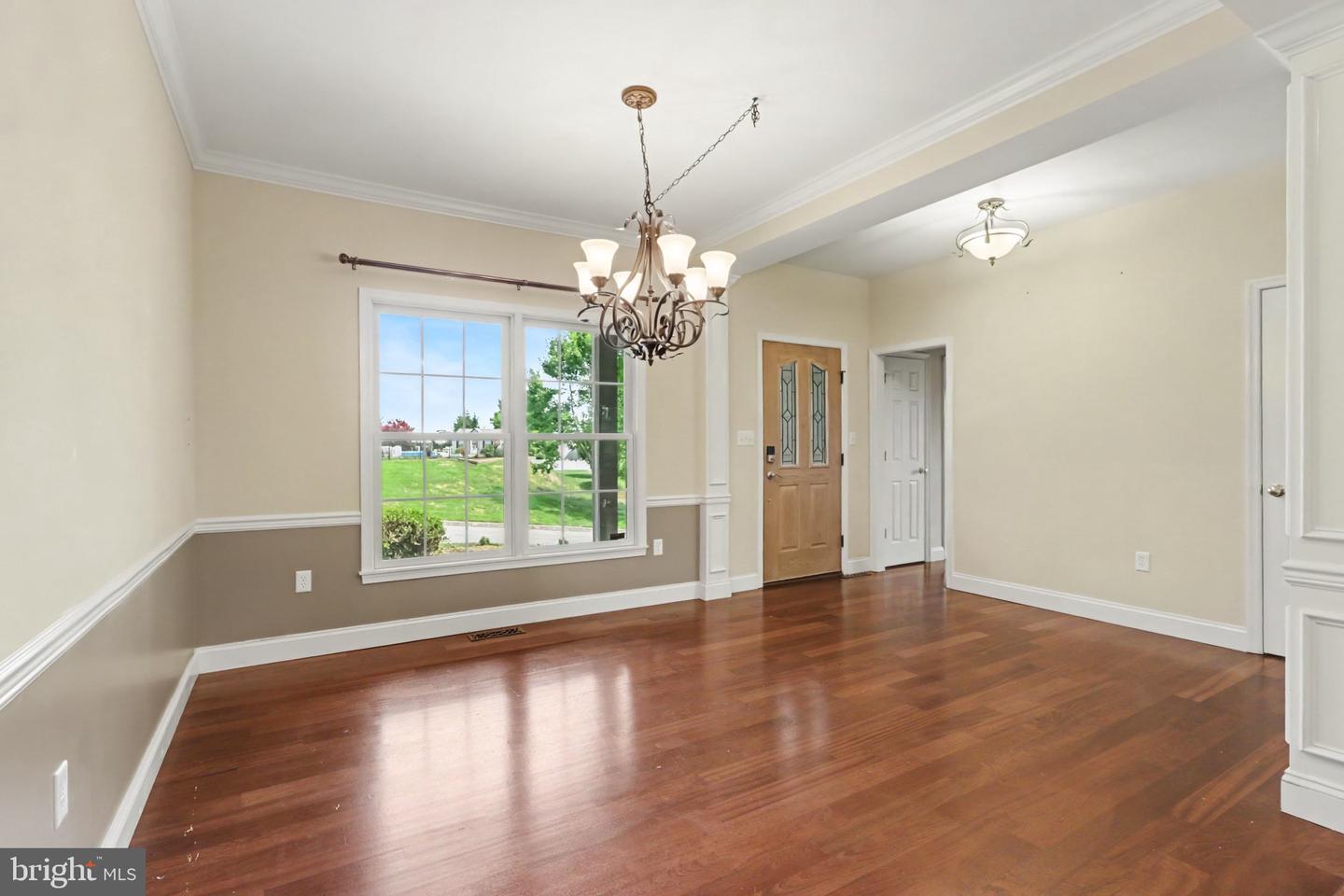 4736 Chatham Way Property Photo 5