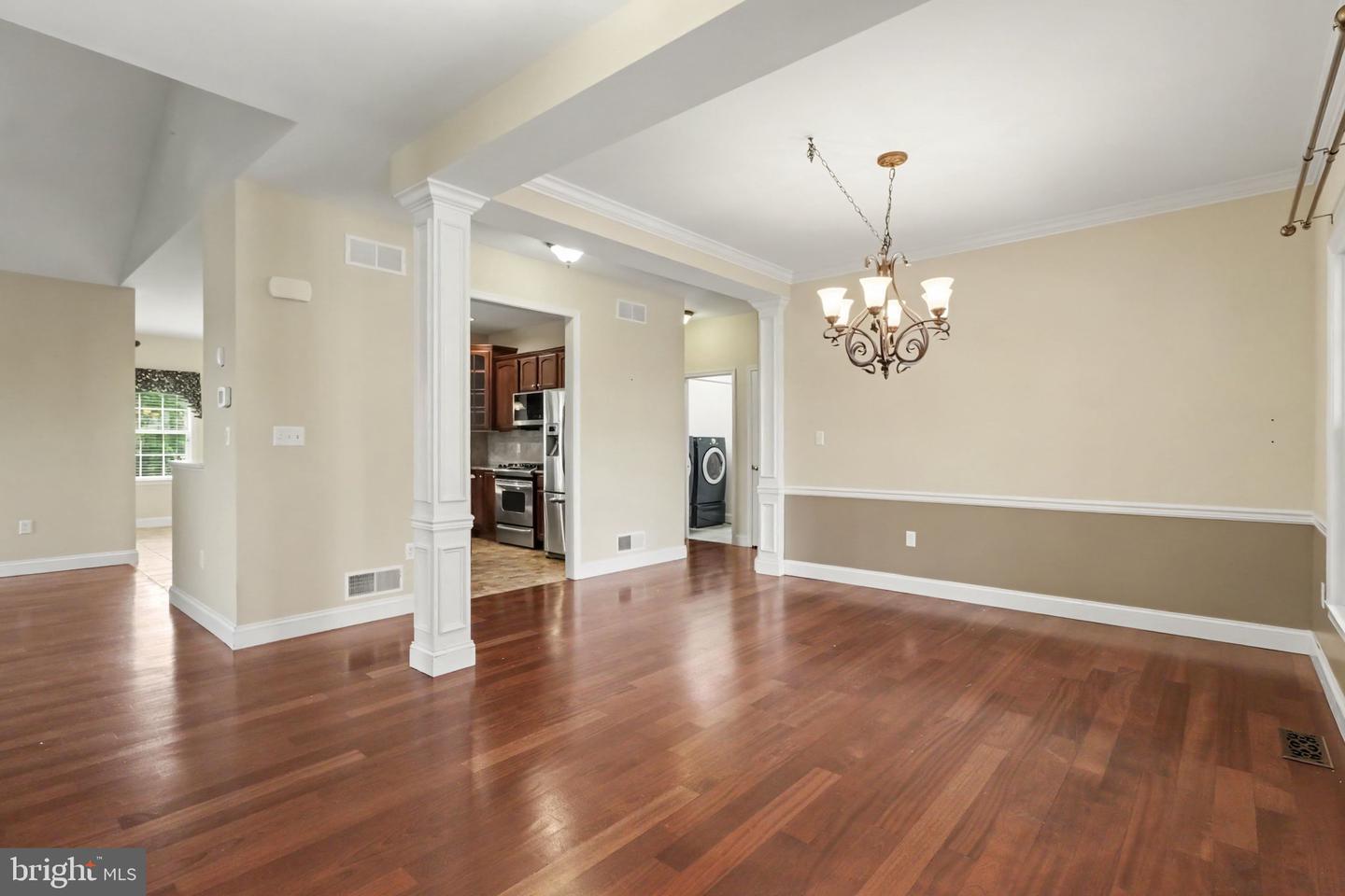 4736 Chatham Way Property Photo 6