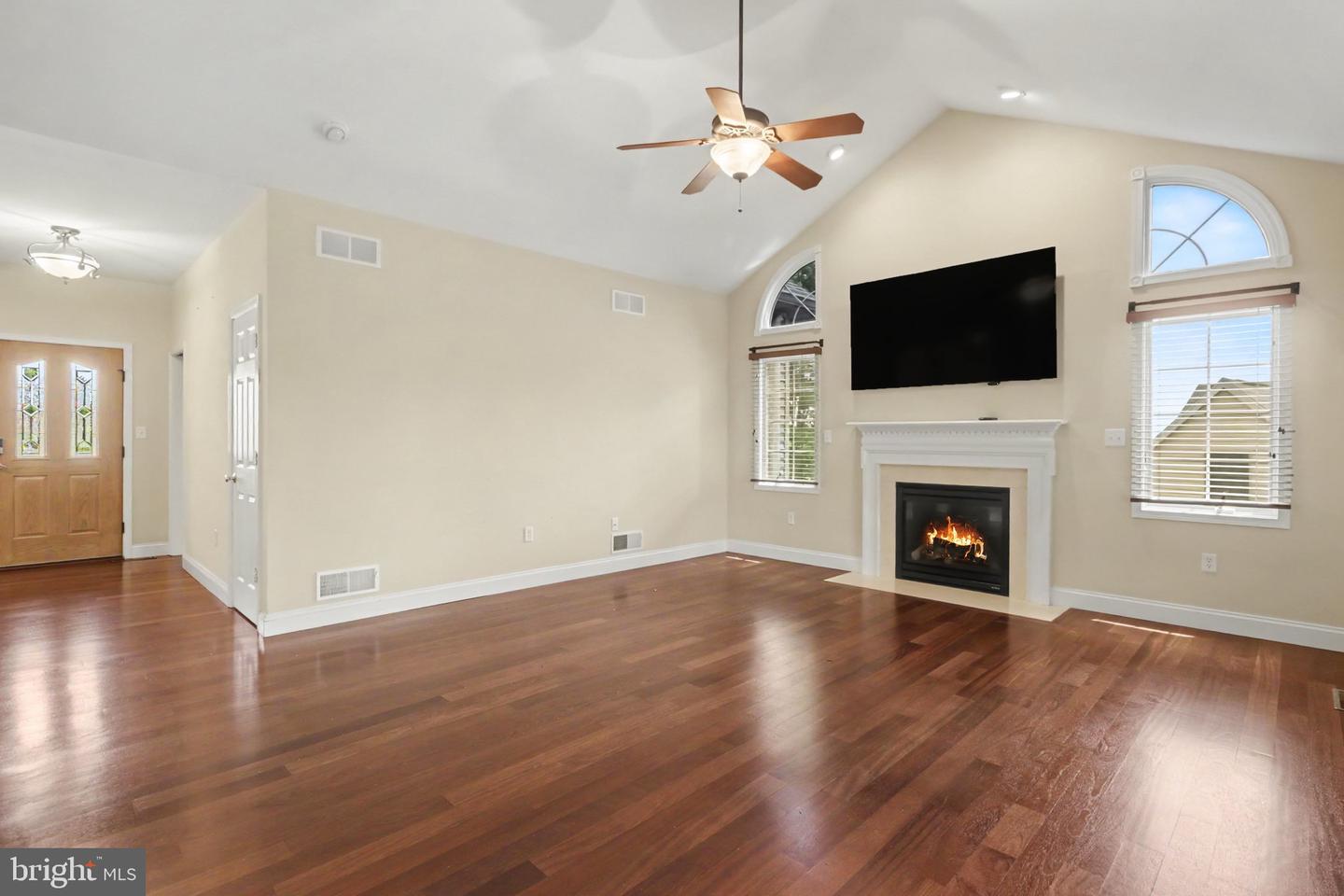 4736 Chatham Way Property Photo 10