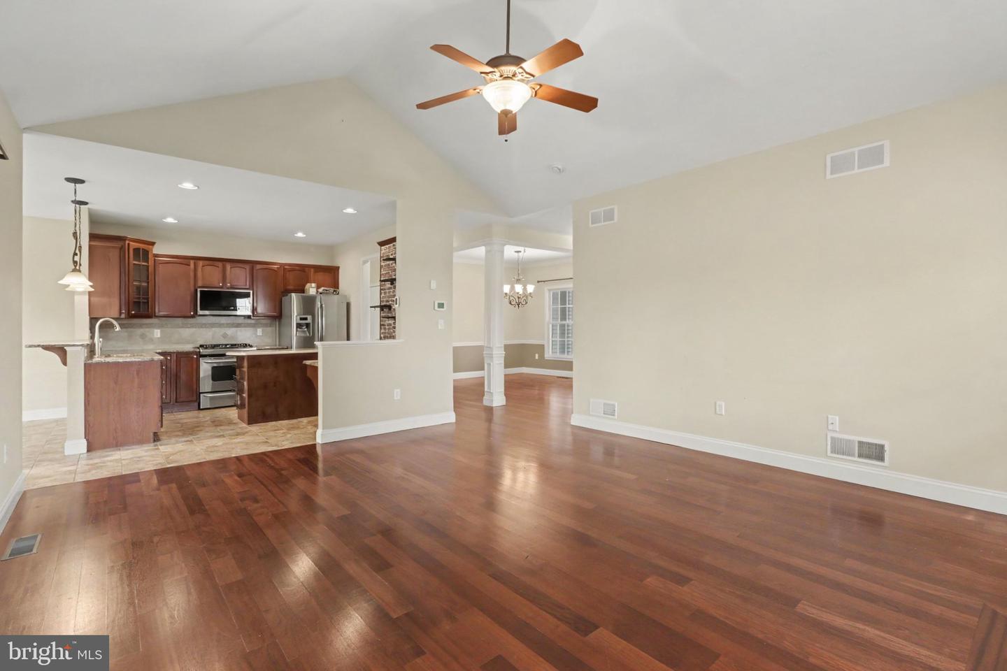 4736 Chatham Way Property Photo 12