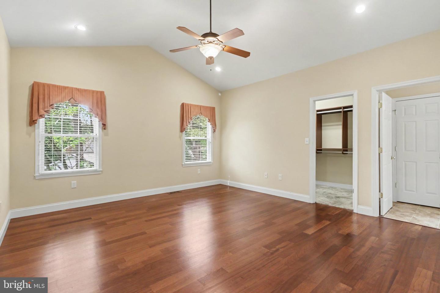 4736 Chatham Way Property Photo 17
