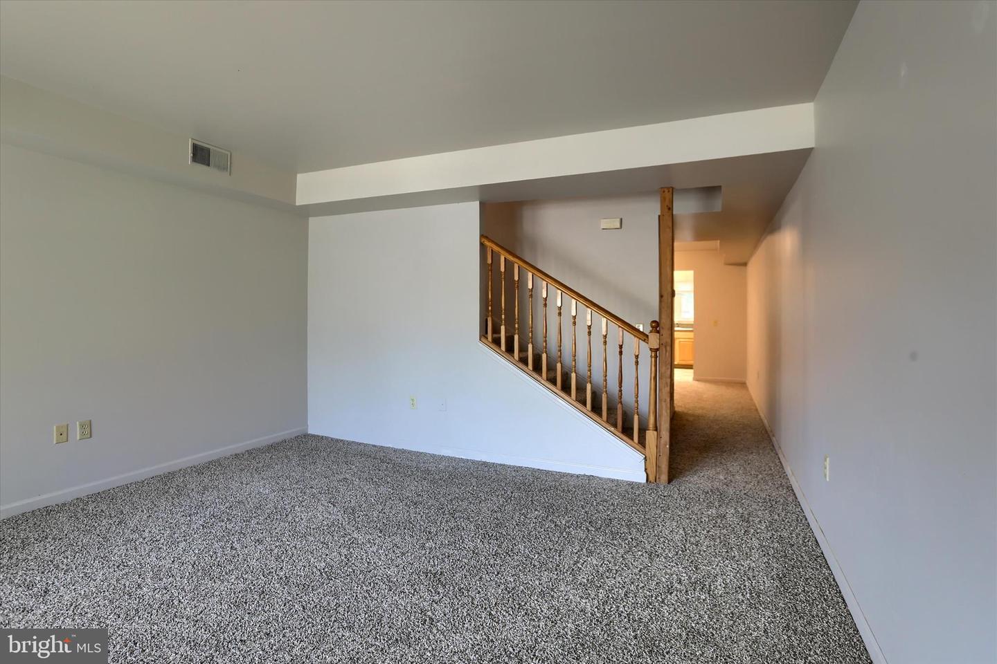1631 Derry St Property Photo 2