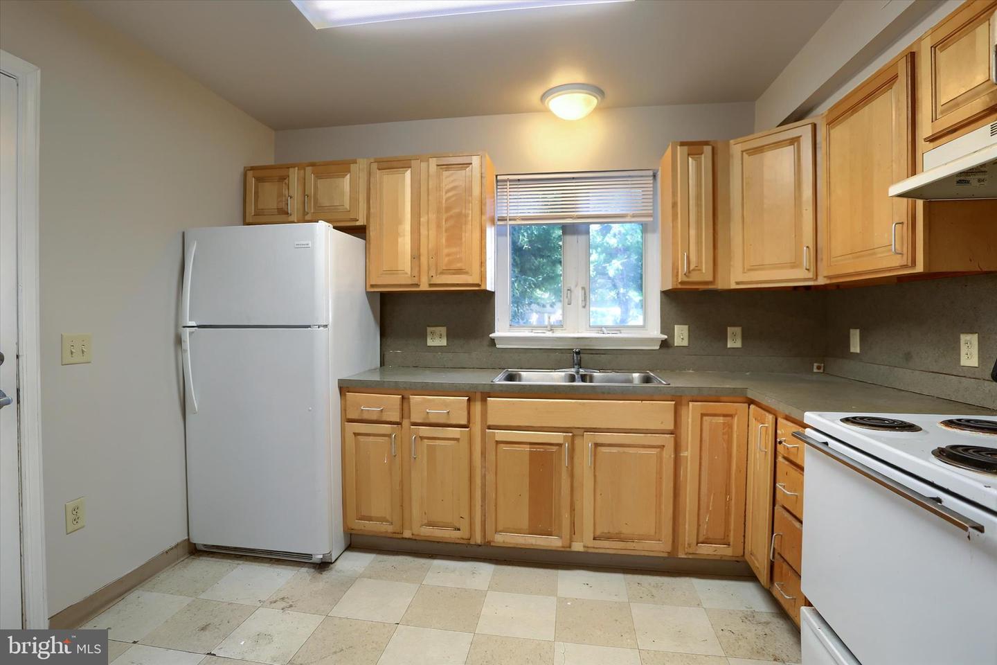 1631 Derry St Property Photo 3