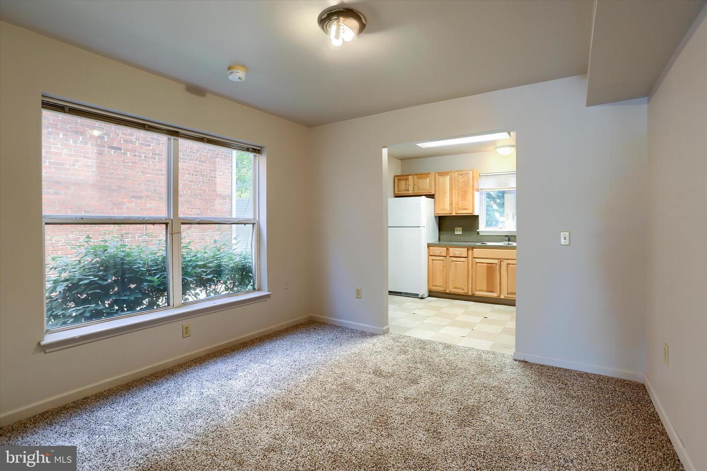 1631 Derry St Property Photo 5