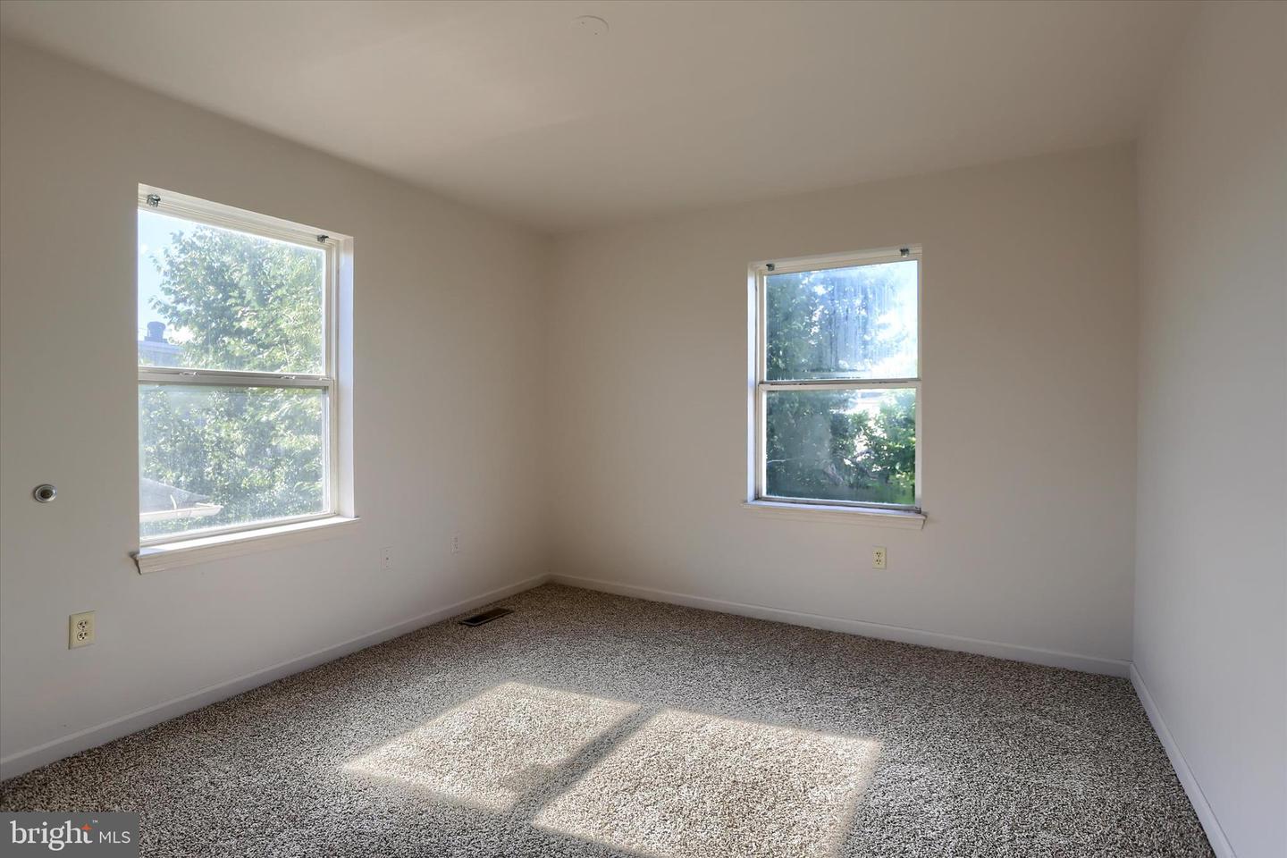 1631 Derry St Property Photo 12