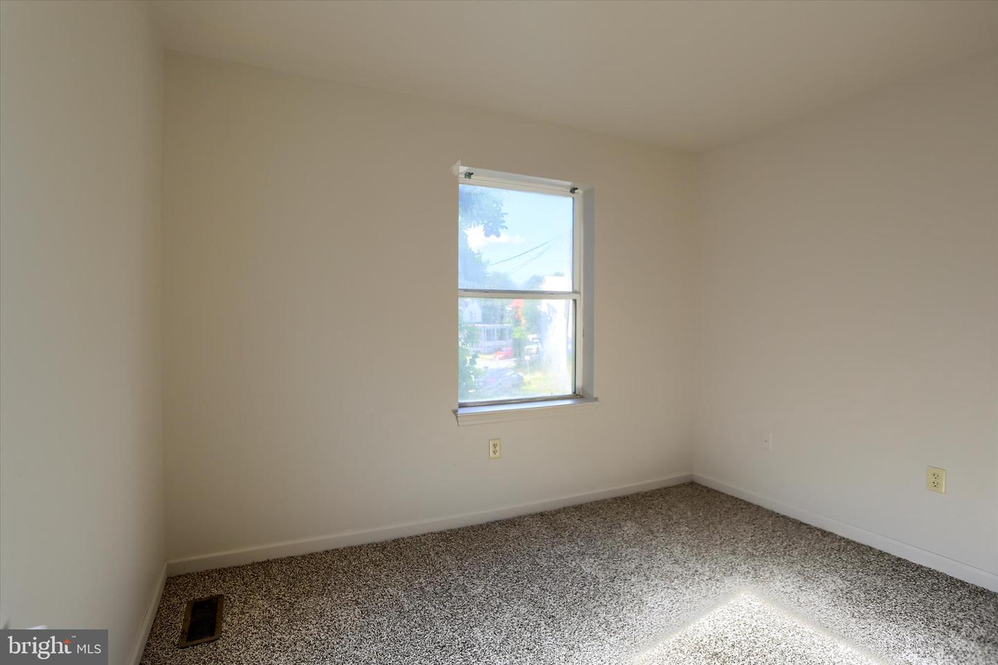 1631 Derry St Property Photo 17
