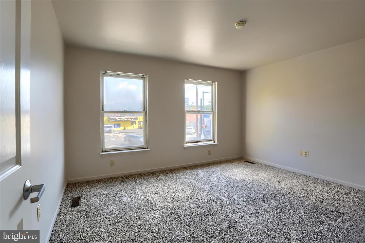 1631 Derry St Property Photo 19