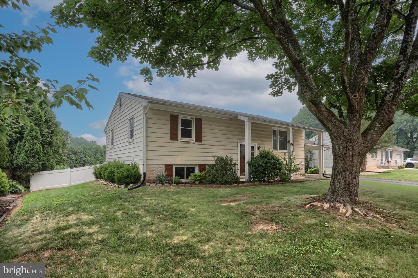 1132 Cornell Dr Property Photo 3