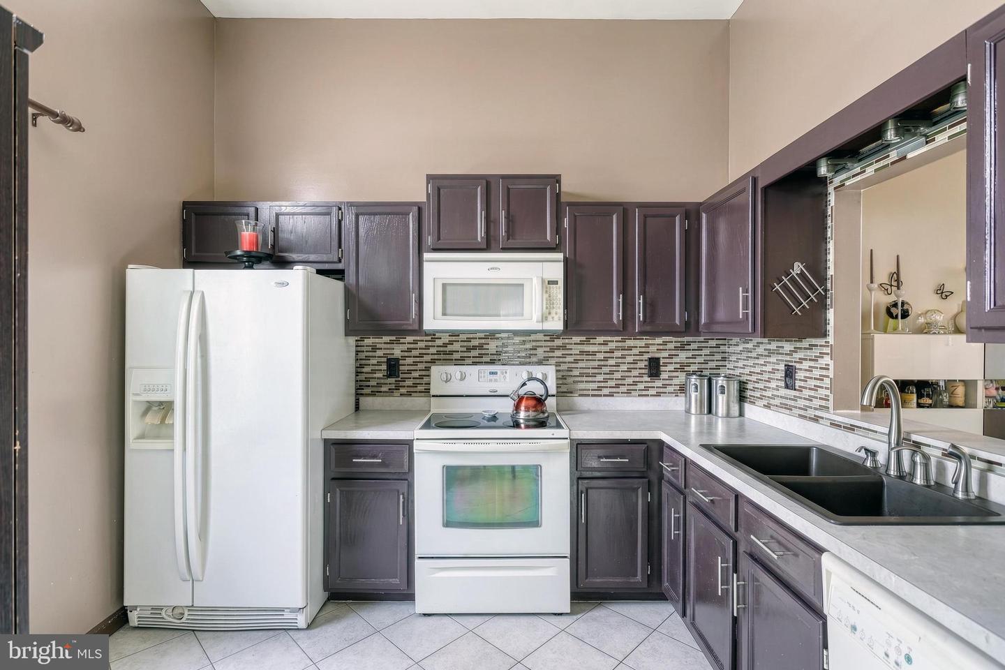 5811 Hidden Lake Dr #a Property Photo 14