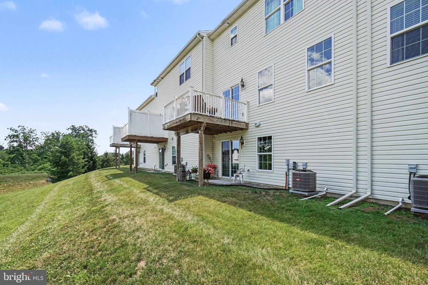 2730 Post Dr Property Photo 36