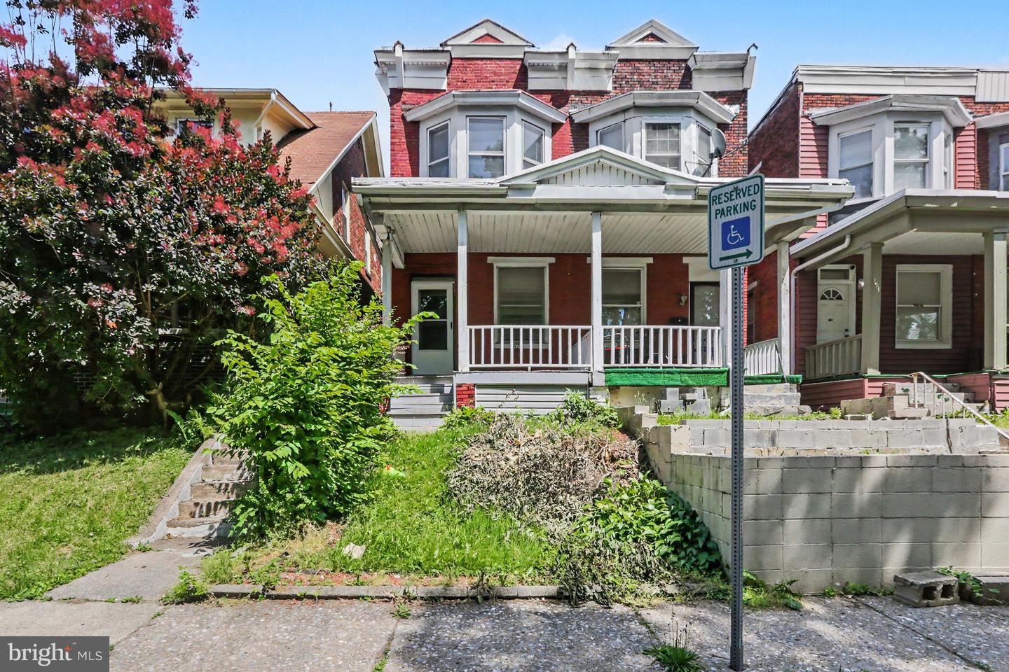 157 Royal Ter Property Photo 1