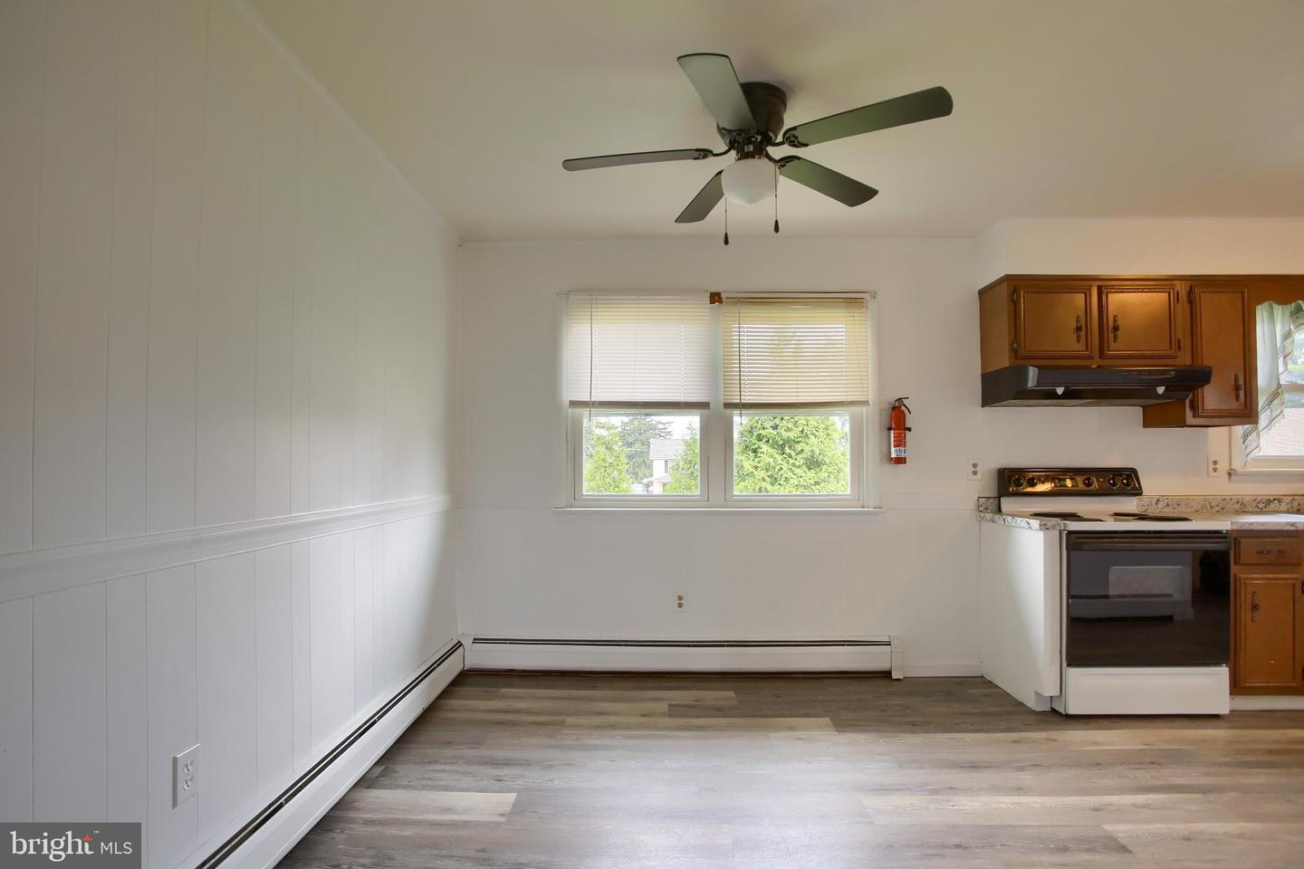 102 5th St Property Photo 9