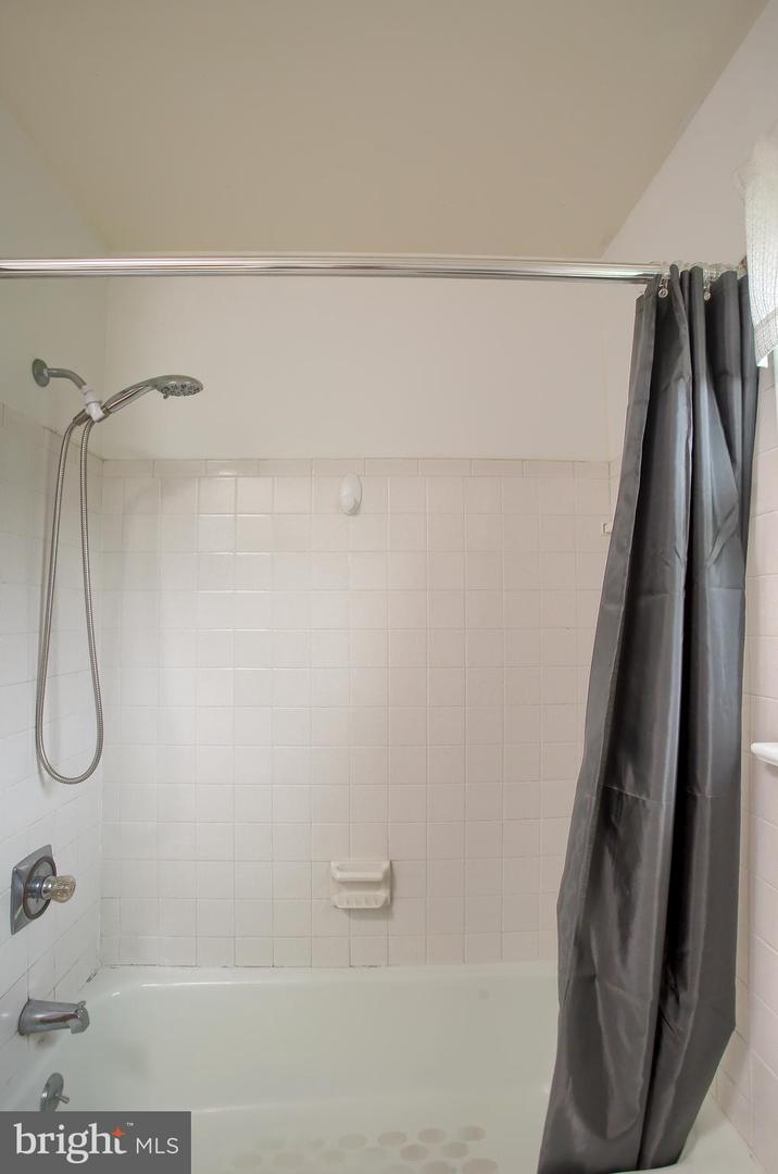 102 5th St Property Photo 14