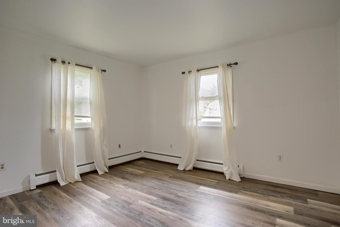 102 5th St Property Photo 15