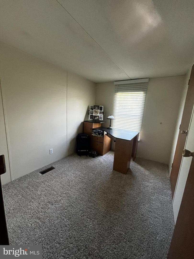221 Eby Ln Property Photo 8