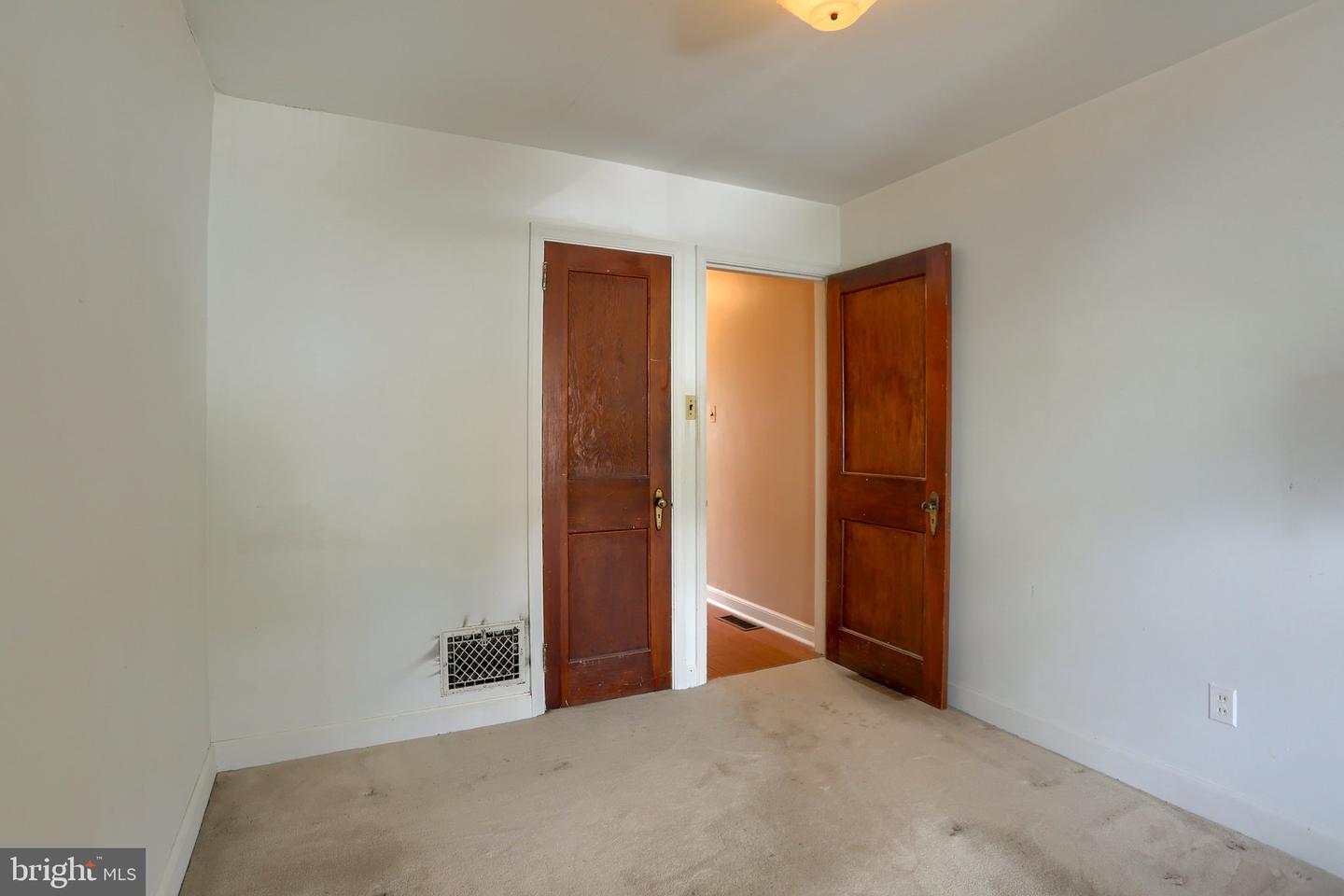 221 S 30th St Property Photo 16