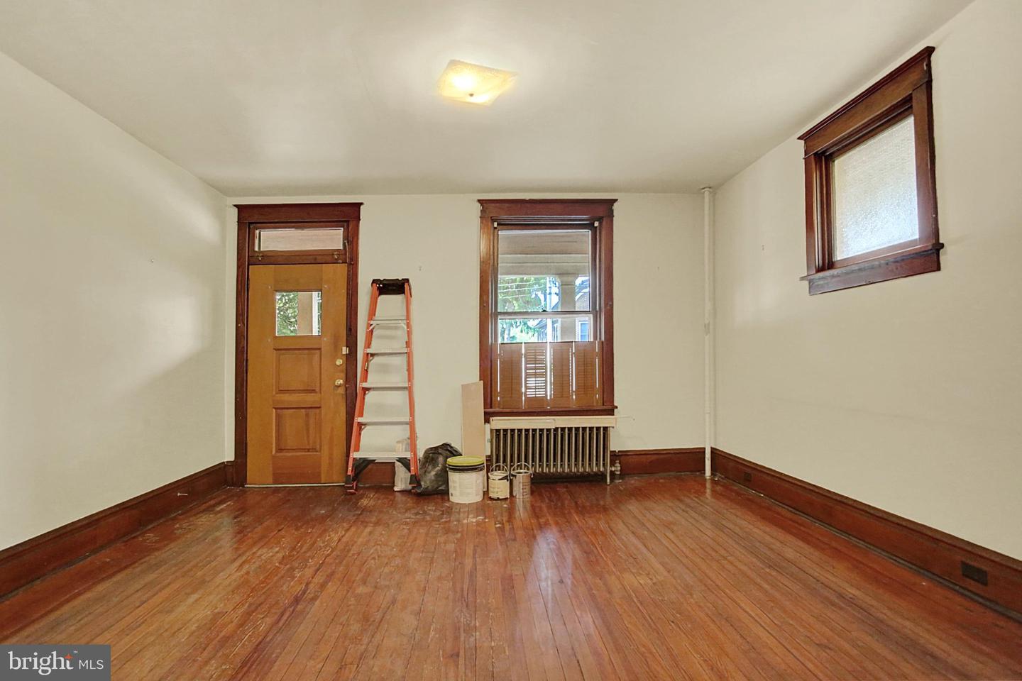 3664 - 3666 Derry St Property Photo 7
