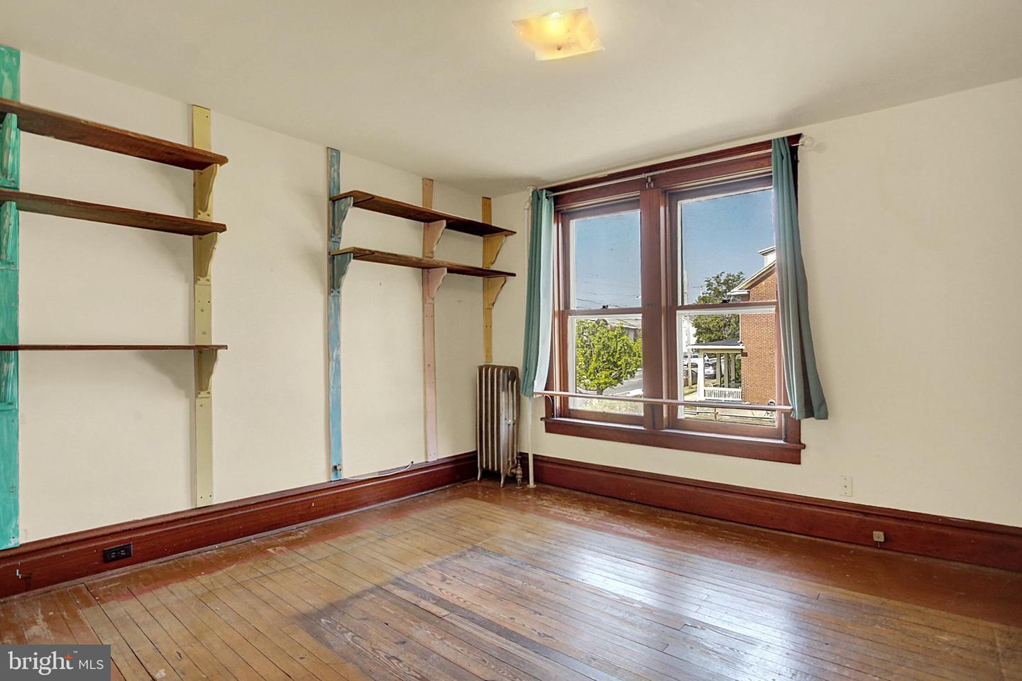 3664 - 3666 Derry St Property Photo 22