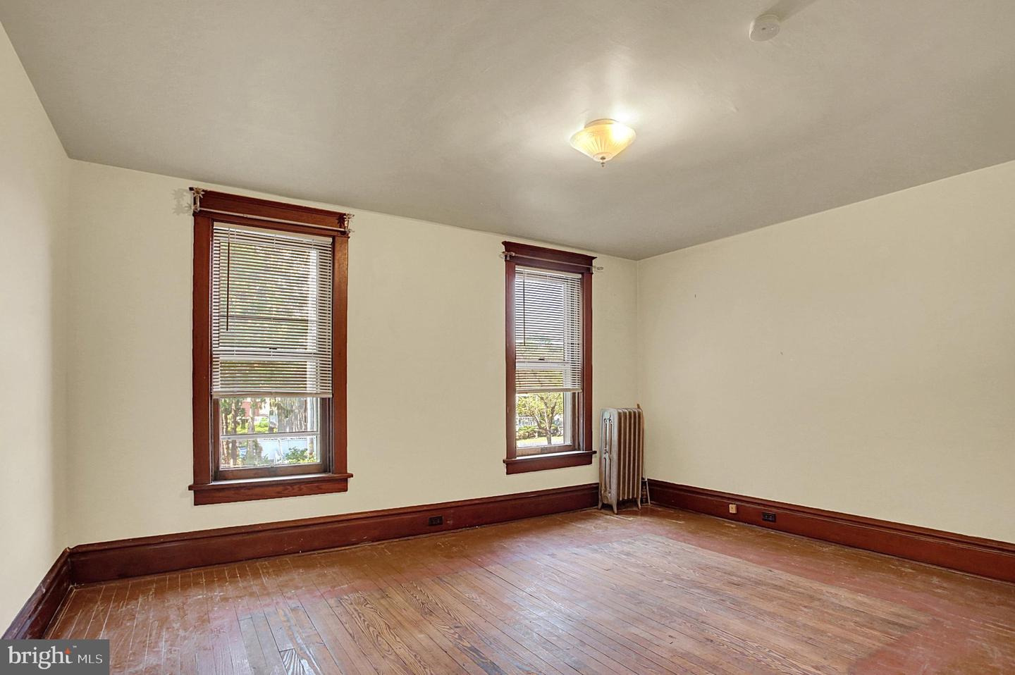 3664 - 3666 Derry St Property Photo 24