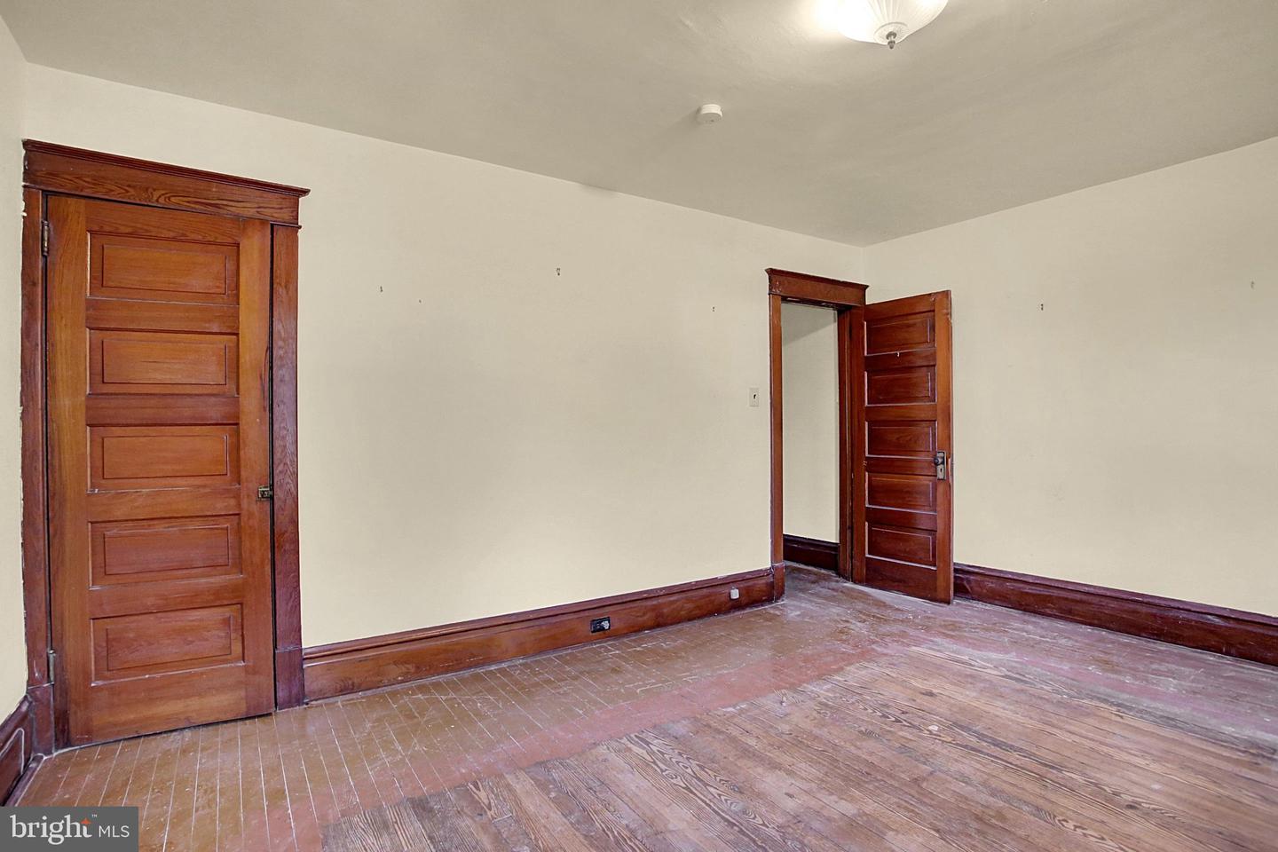 3664 - 3666 Derry St Property Photo 25