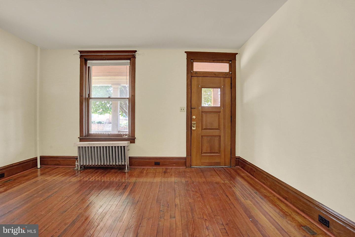 3664 - 3666 Derry St Property Photo 27