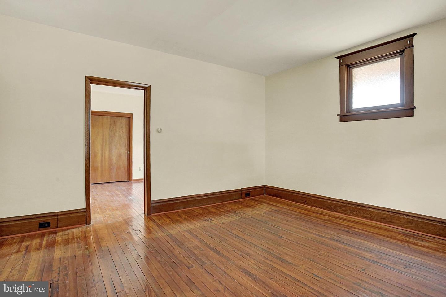 3664 - 3666 Derry St Property Photo 28