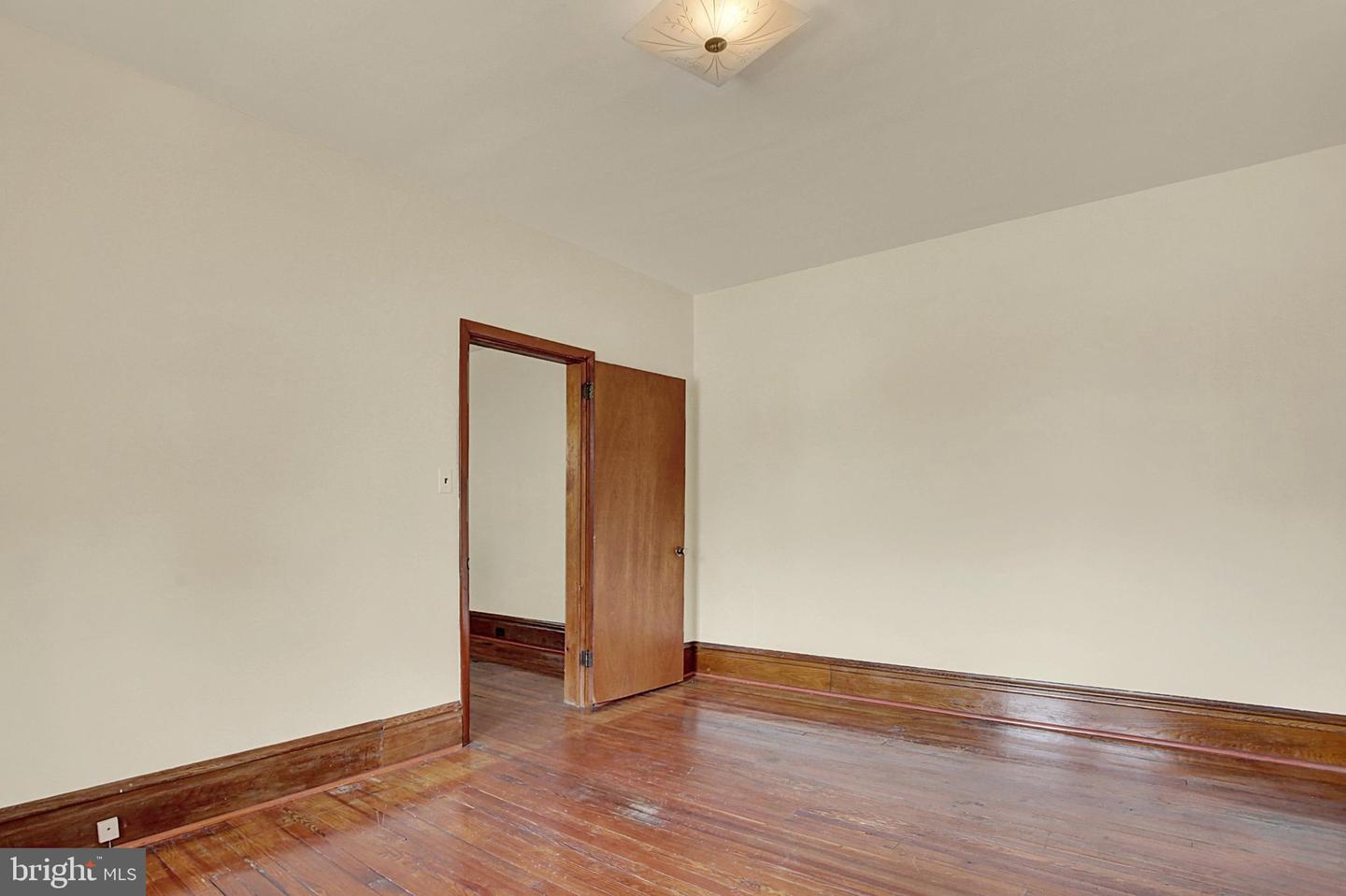 3664 - 3666 Derry St Property Photo 30