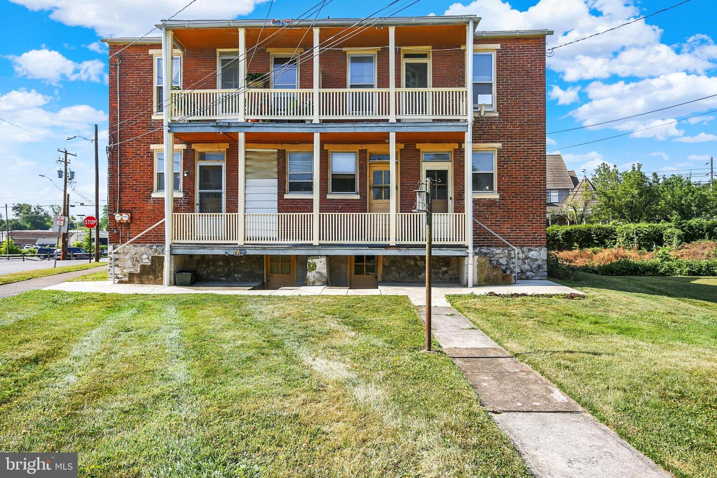 3664 - 3666 Derry St Property Photo 54