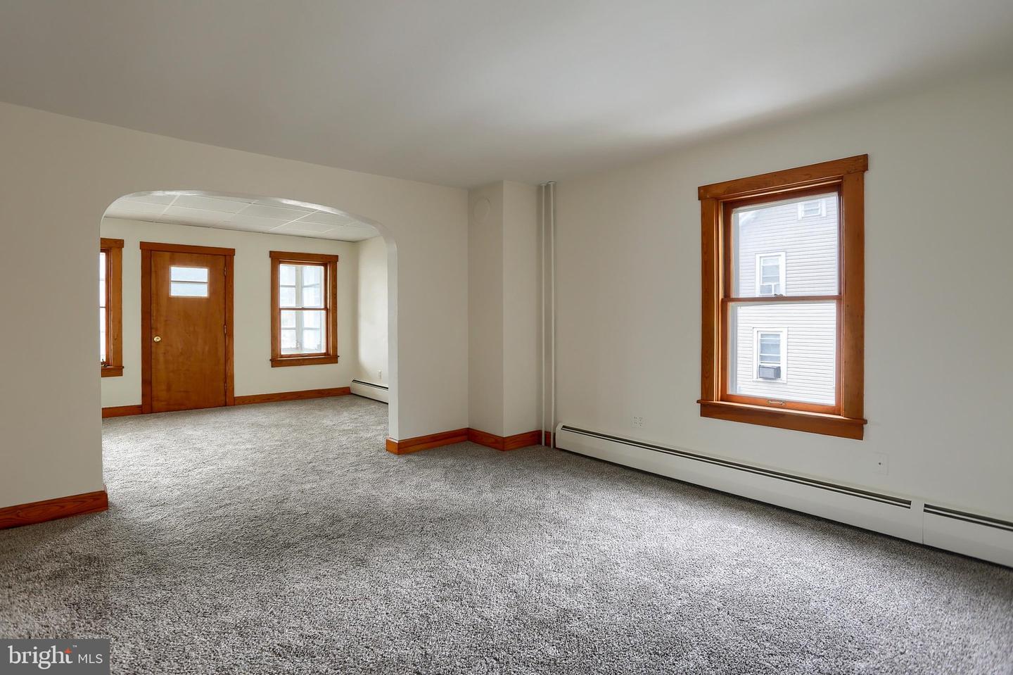 357 W Broad St Property Photo 12
