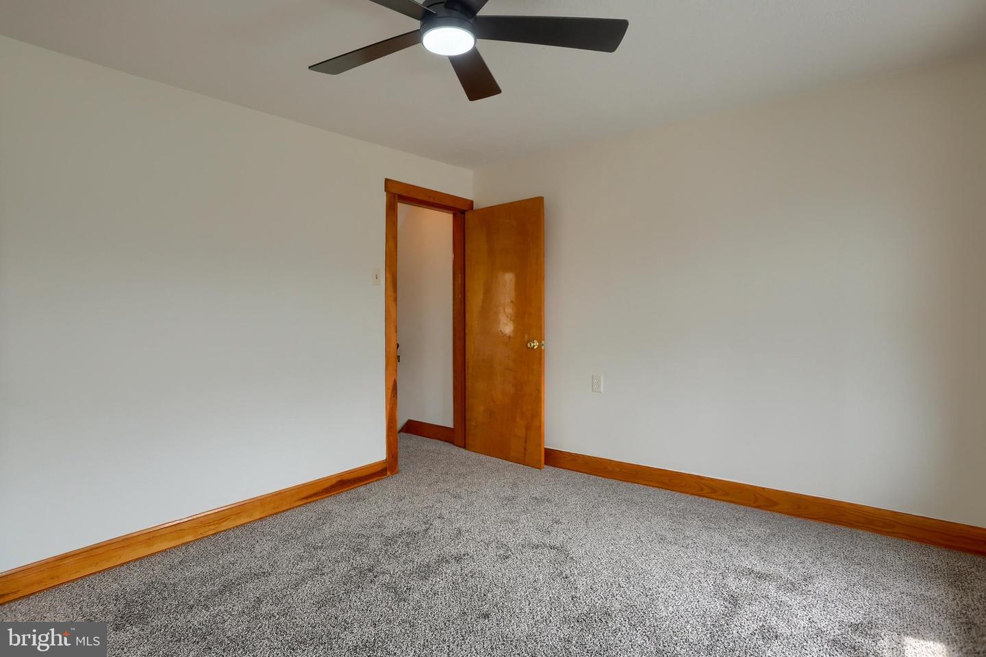 357 W Broad St Property Photo 20