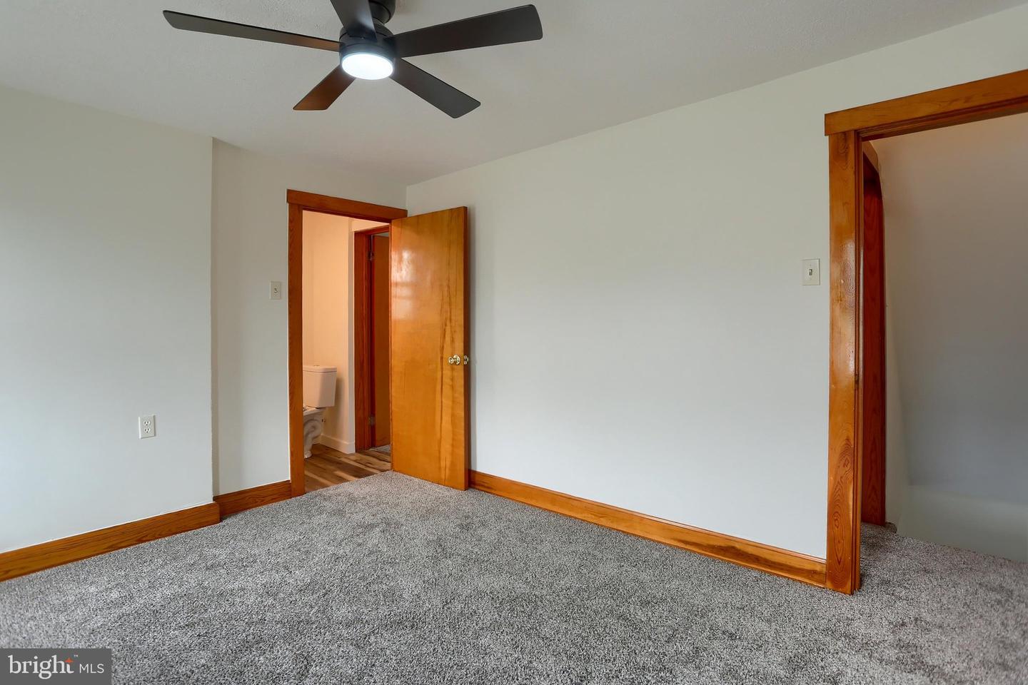 357 W Broad St Property Photo 21