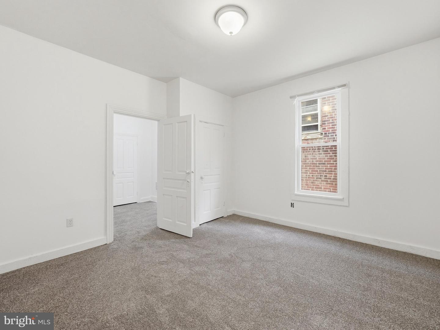 322 Pine St Property Photo 9