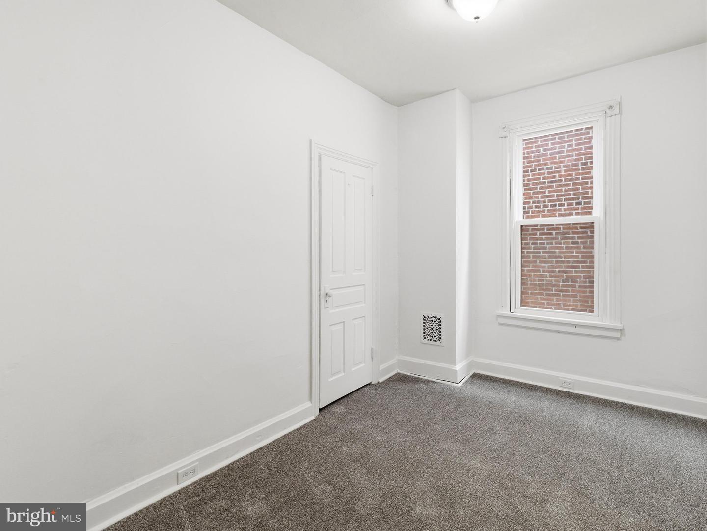 322 Pine St Property Photo 11