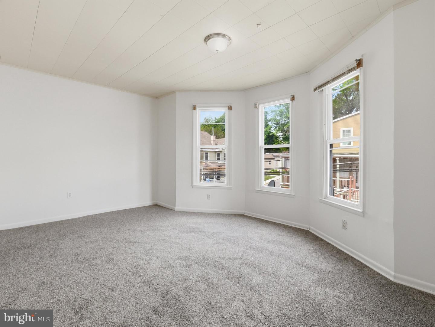 322 Pine St Property Photo 14