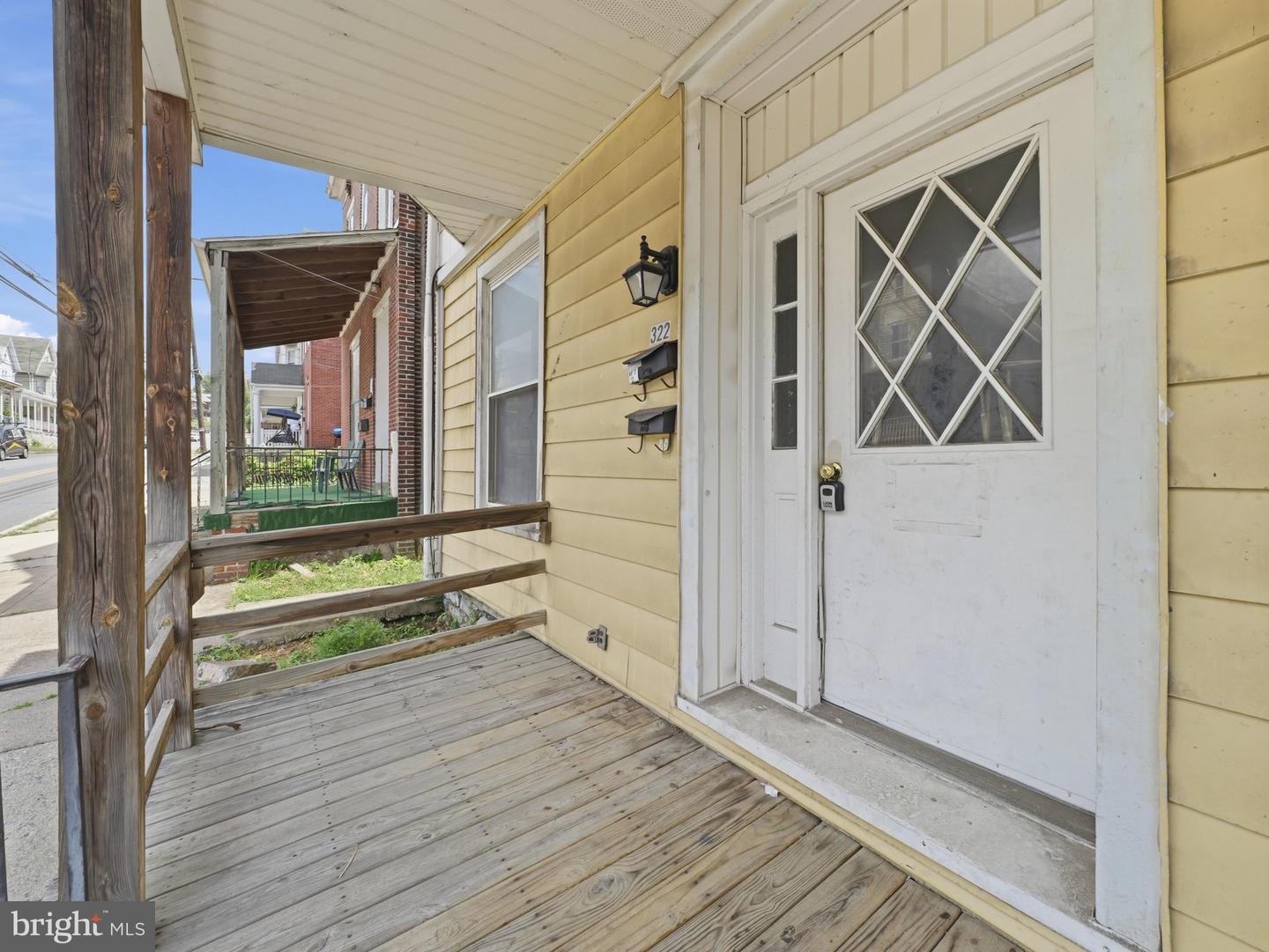 322 Pine St Property Photo 30