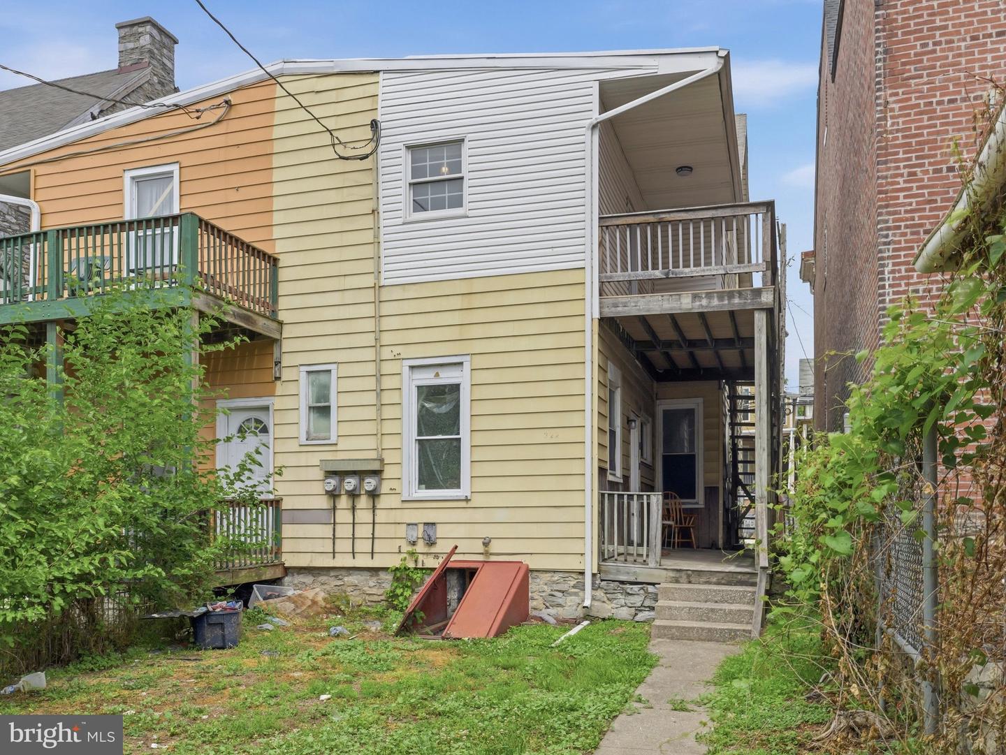 322 Pine St Property Photo 33
