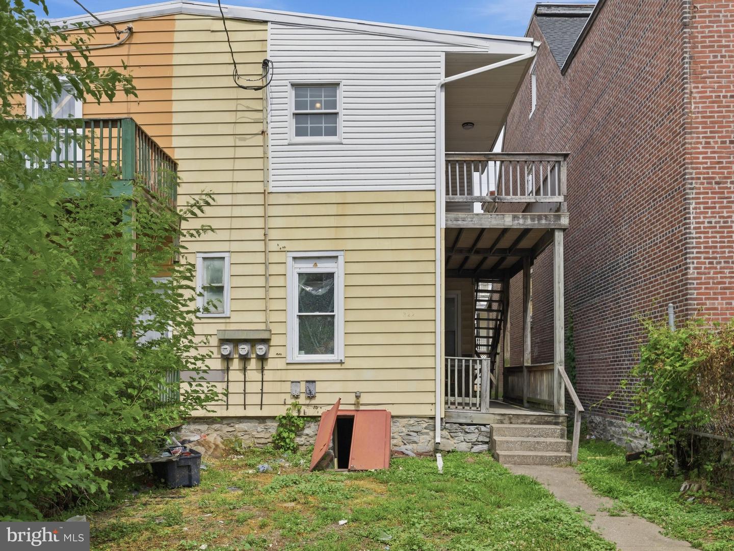 322 Pine St Property Photo 34