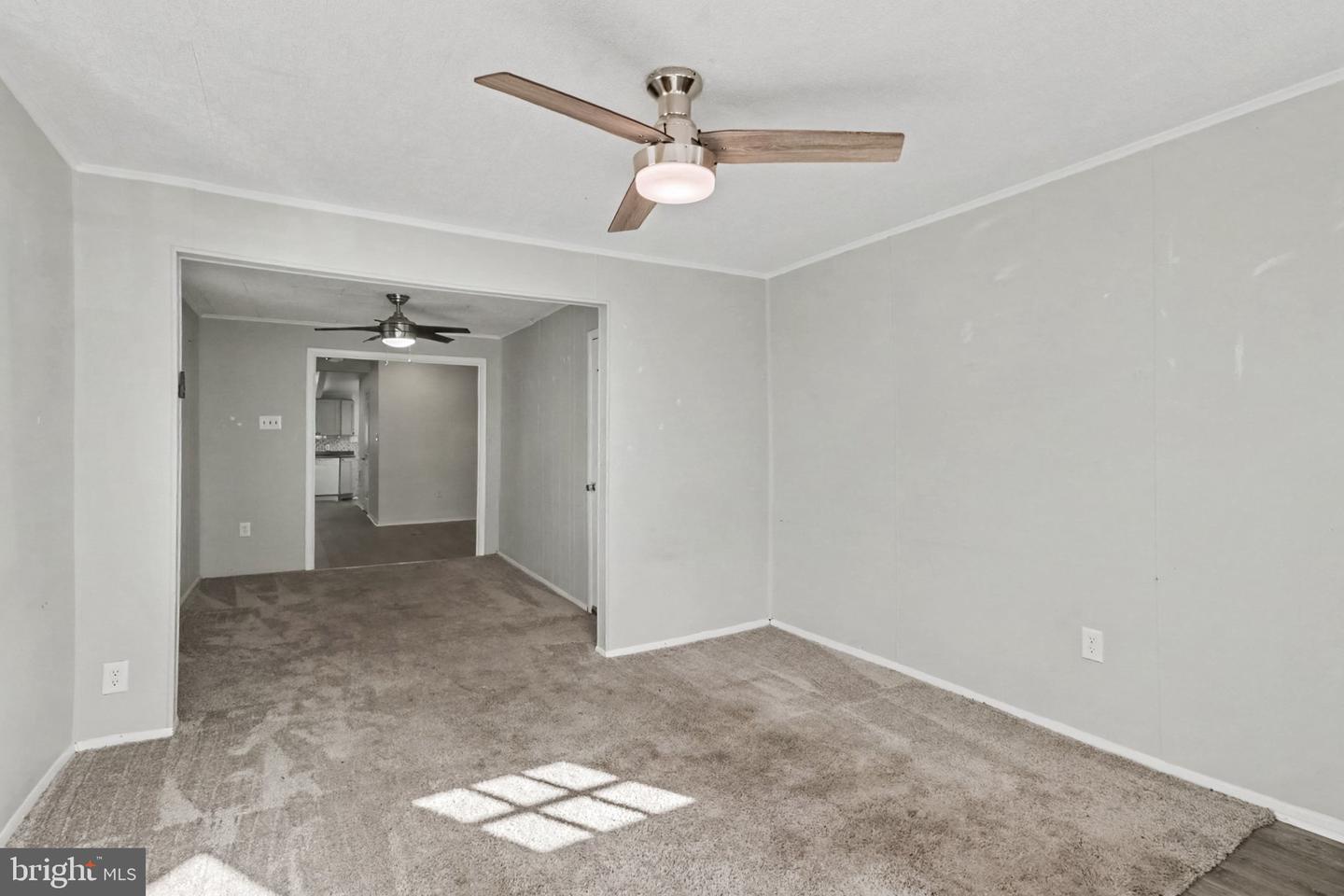 31 Chestnut St Property Photo 5