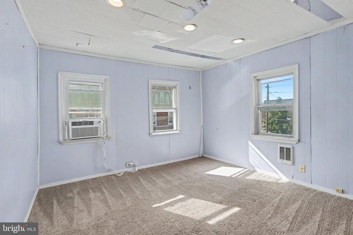 31 Chestnut St Property Photo 20