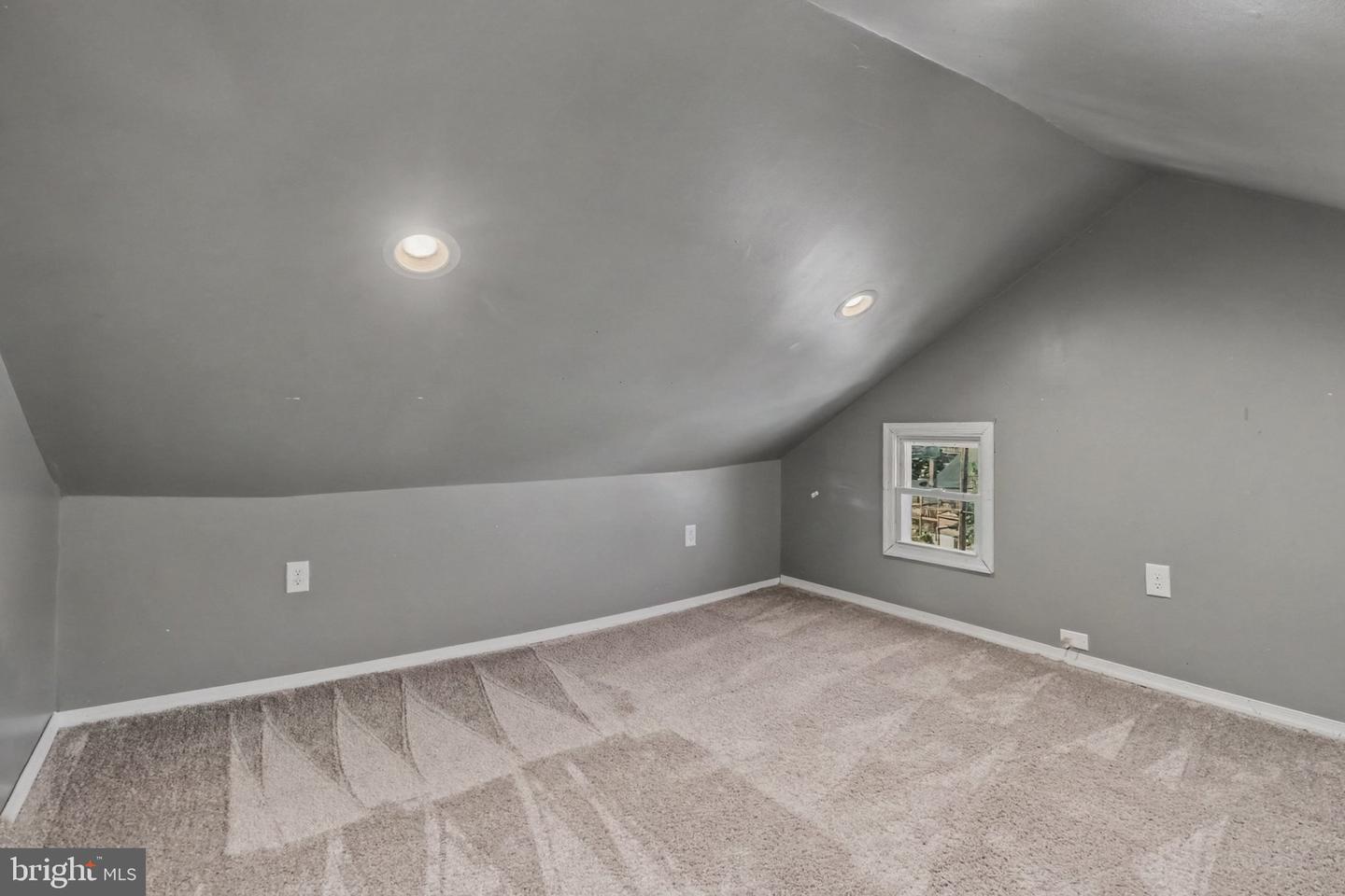 31 Chestnut St Property Photo 25