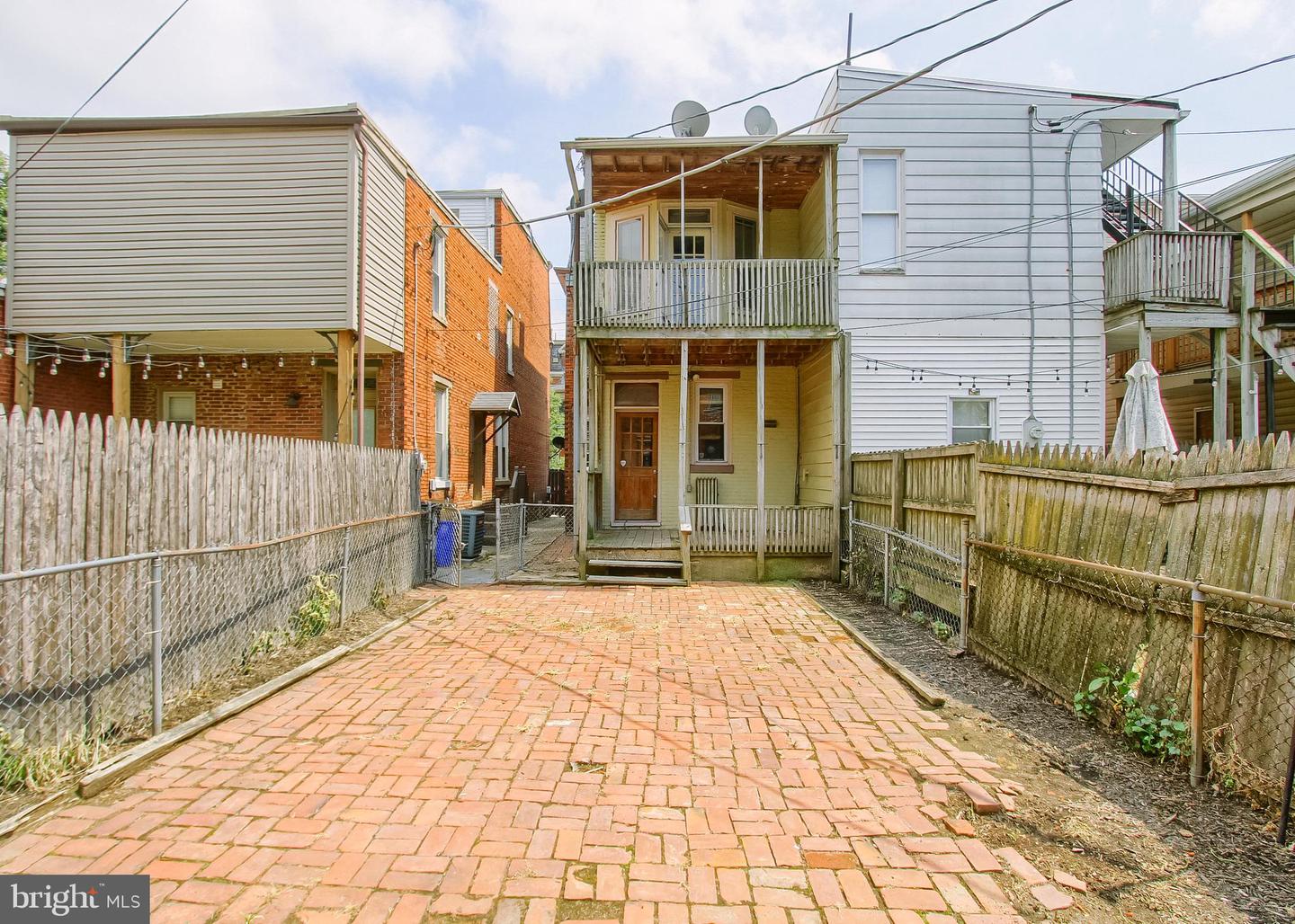 232 Peffer St Property Photo 8