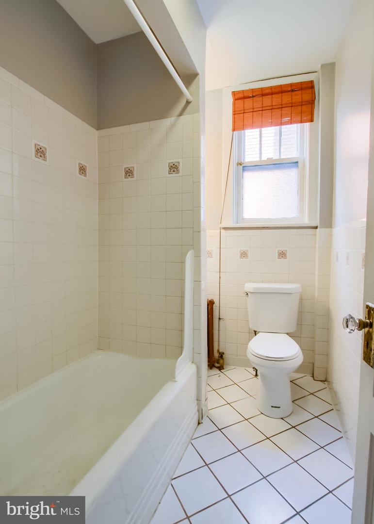 232 Peffer St Property Photo 17