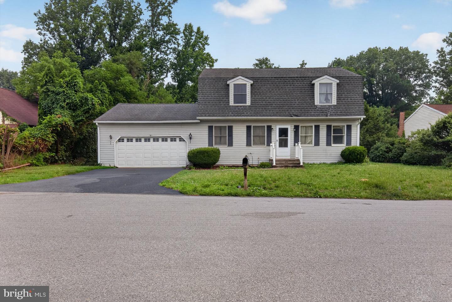 5570 Merivale Ct Property Photo 1