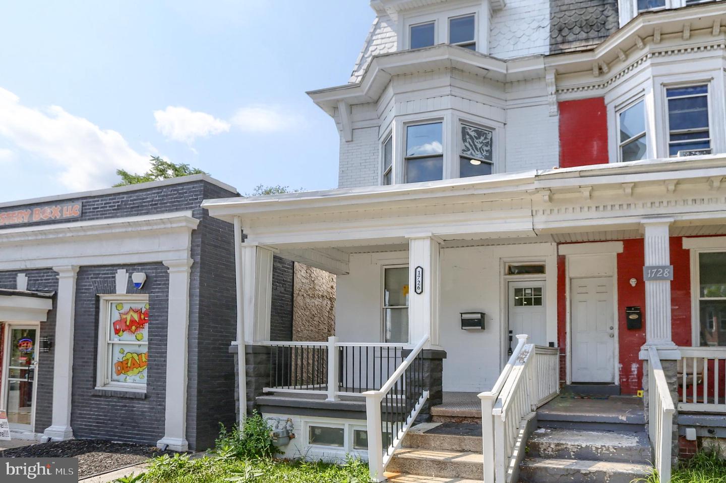 1726 Market St Property Photo 3