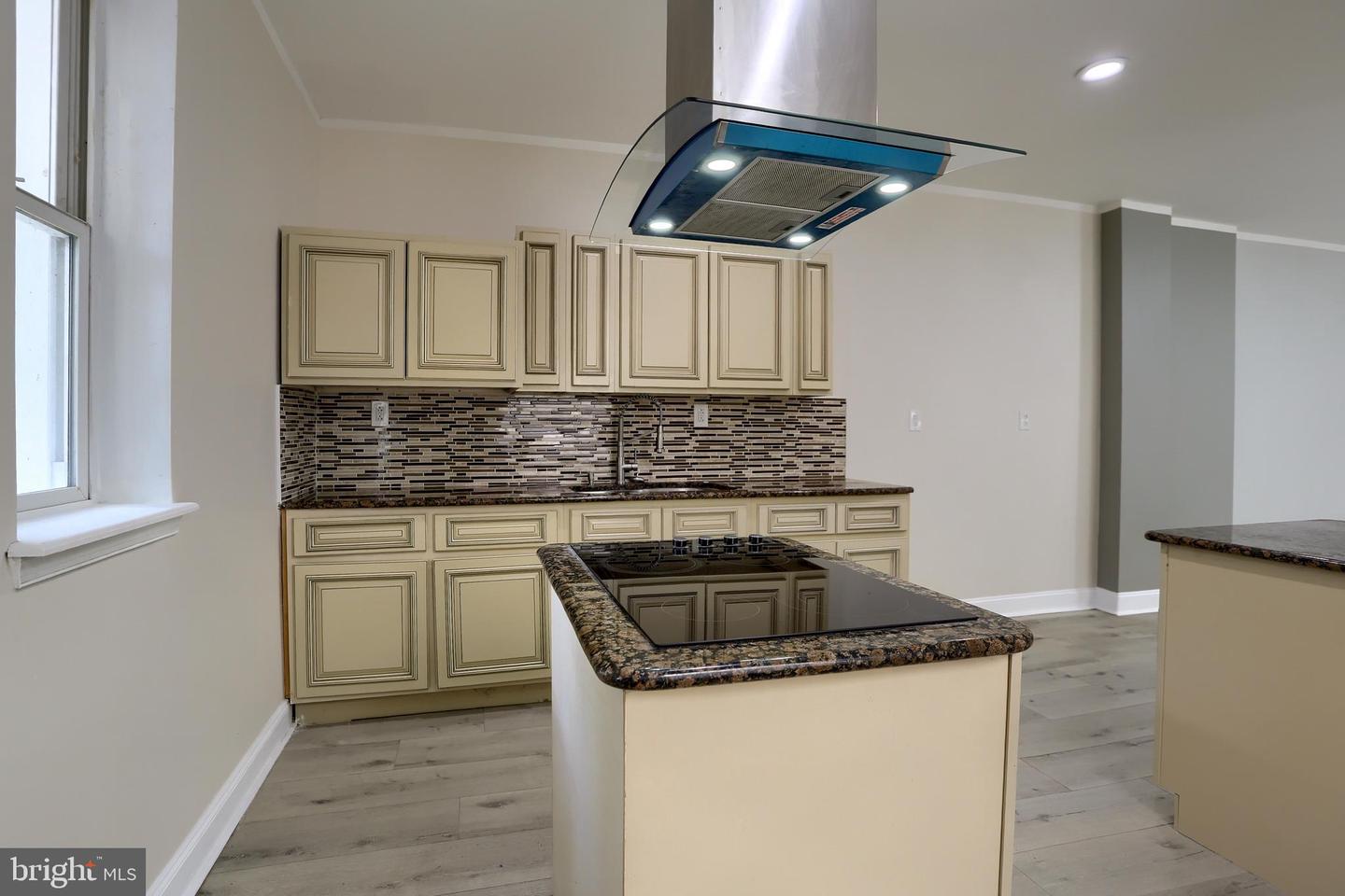 1726 Market St Property Photo 11