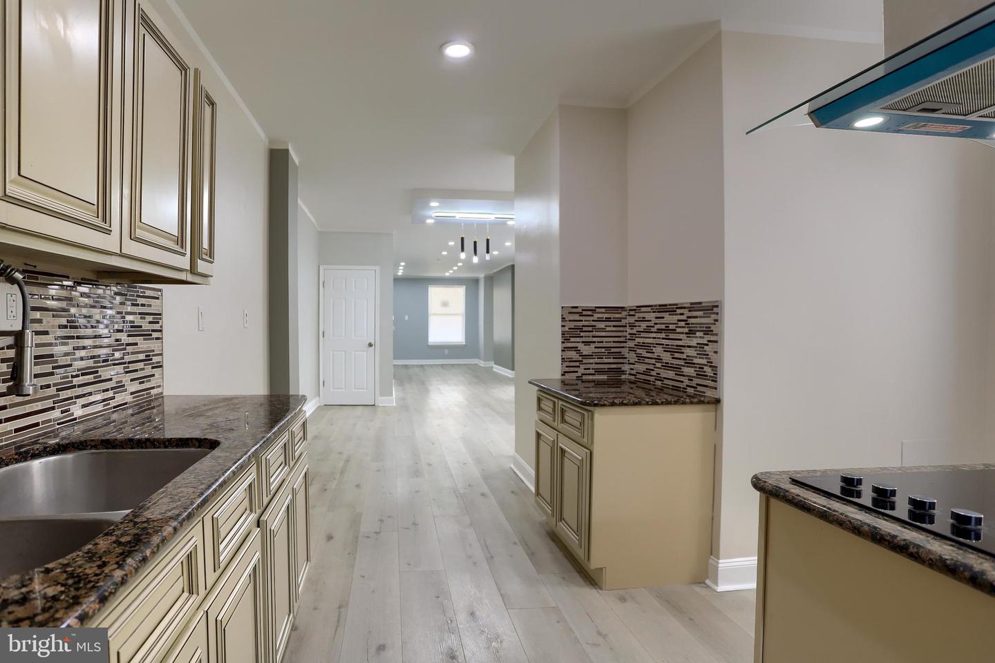 1726 Market St Property Photo 12